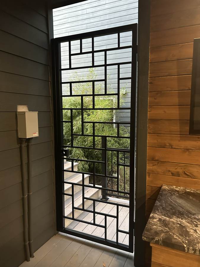 Custom geometric security gate